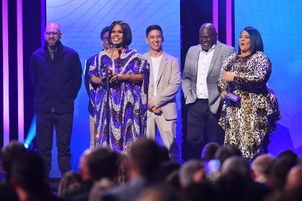 CeCe Winans Wins Artist of the Year at Dove Awards Churchy Life